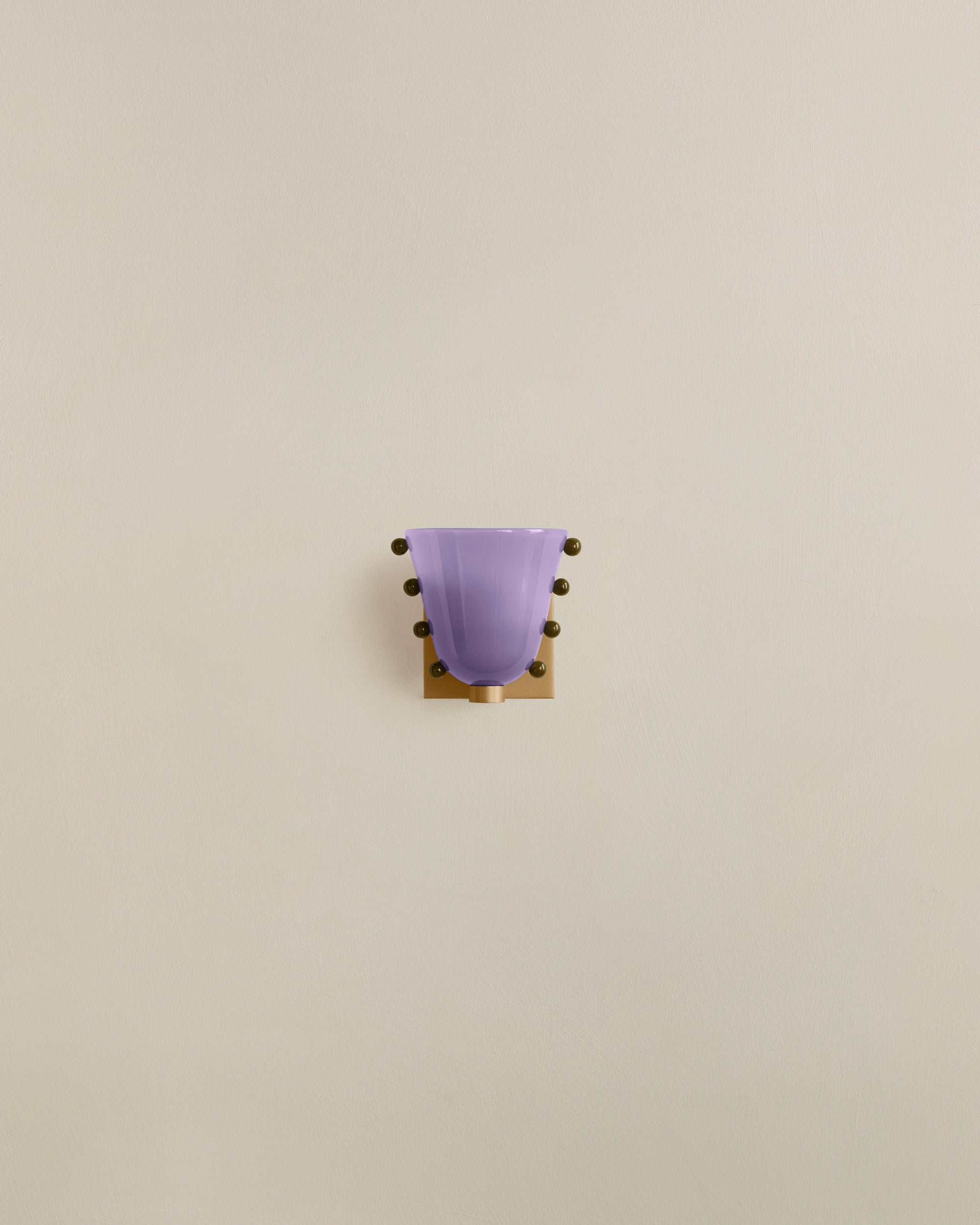 Gemma Sconce, Medium