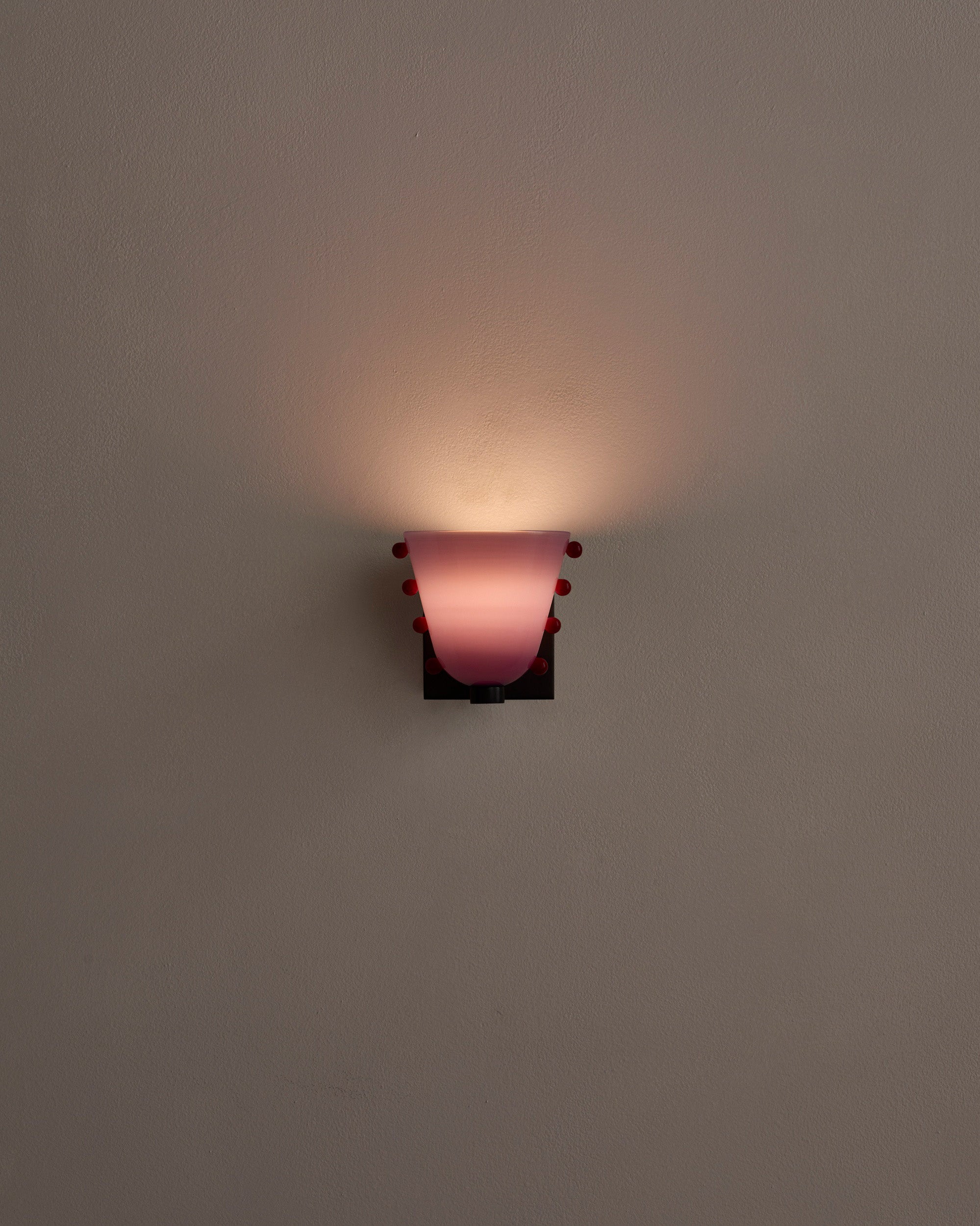 Gemma Sconce, Medium